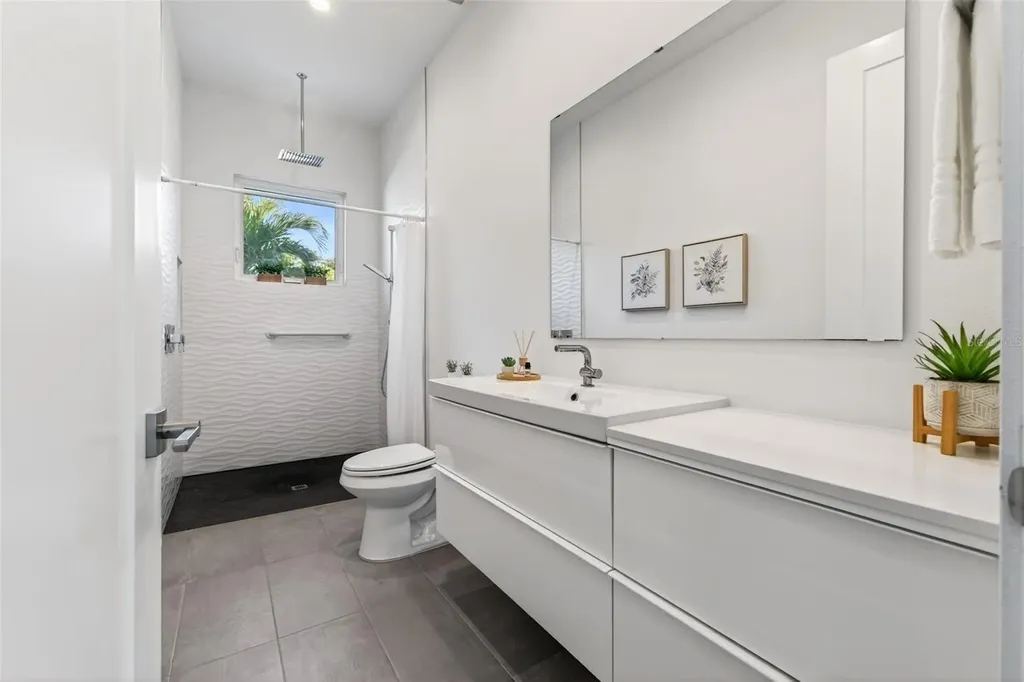 405 Edwards Drive Sarasota FL 34243