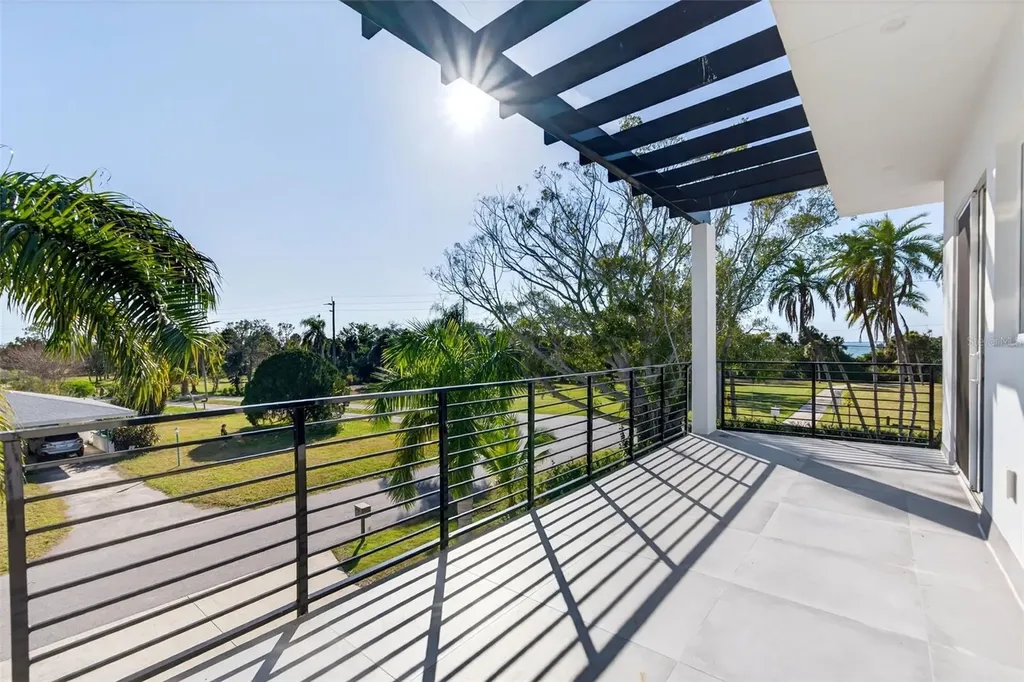 405 Edwards Drive Sarasota FL 34243