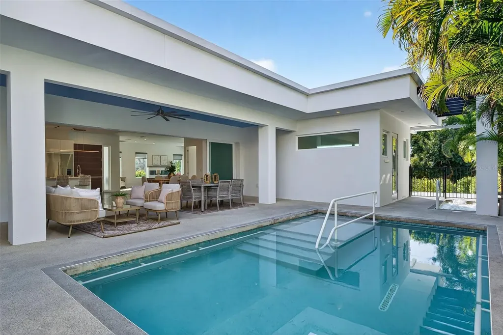 405 Edwards Drive Sarasota FL 34243