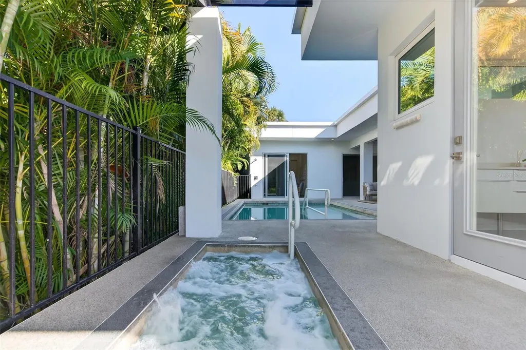405 Edwards Drive Sarasota FL 34243