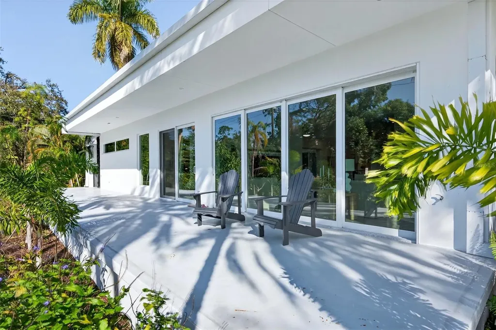 405 Edwards Drive Sarasota FL 34243