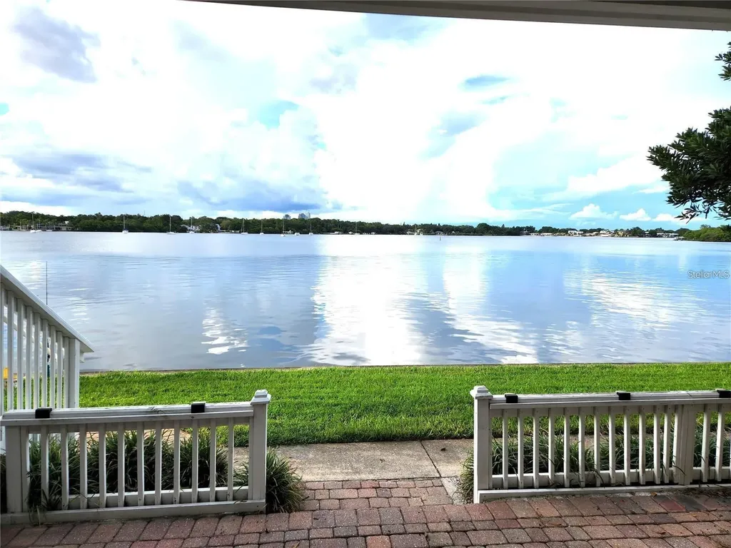 205 Pompano Drive SE St Petersburg FL 33705