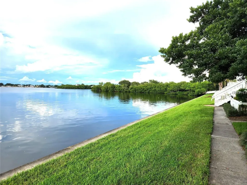205 Pompano Drive SE St Petersburg FL 33705