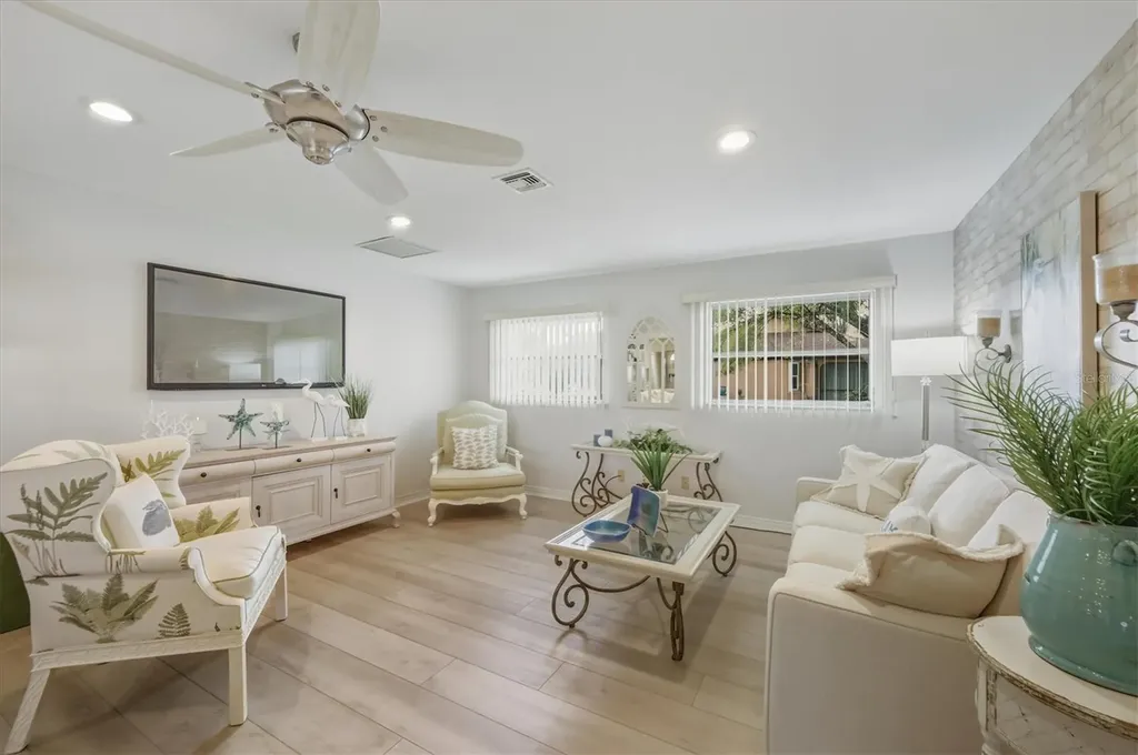 12577 SW Kings Row Lake Suzy FL 34269