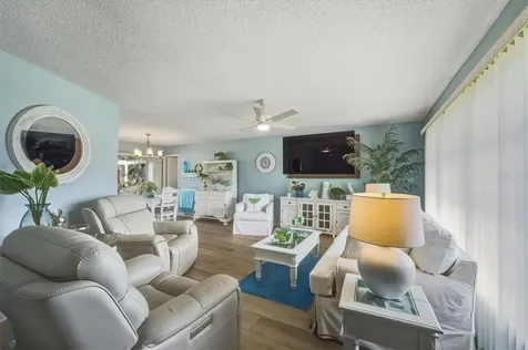 12577 SW Kings Row Lake Suzy FL 34269