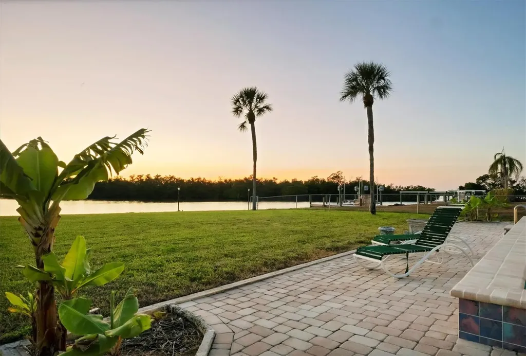 7318 Westmoreland Drive Sarasota FL 34243