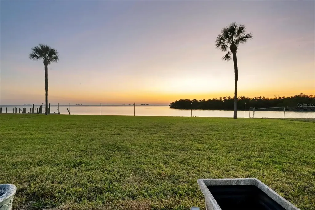 7318 Westmoreland Drive Sarasota FL 34243