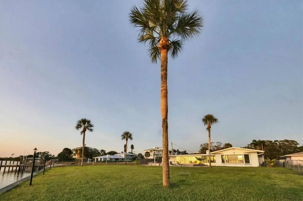 7318 Westmoreland Drive Sarasota FL 34243