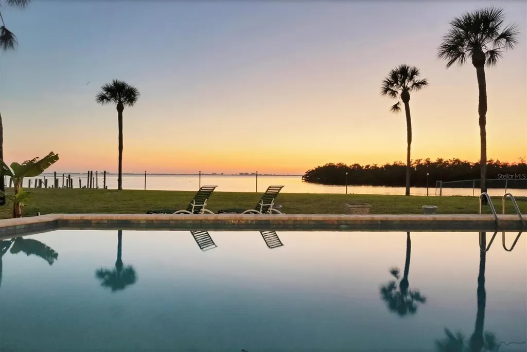 7318 Westmoreland Drive Sarasota FL 34243