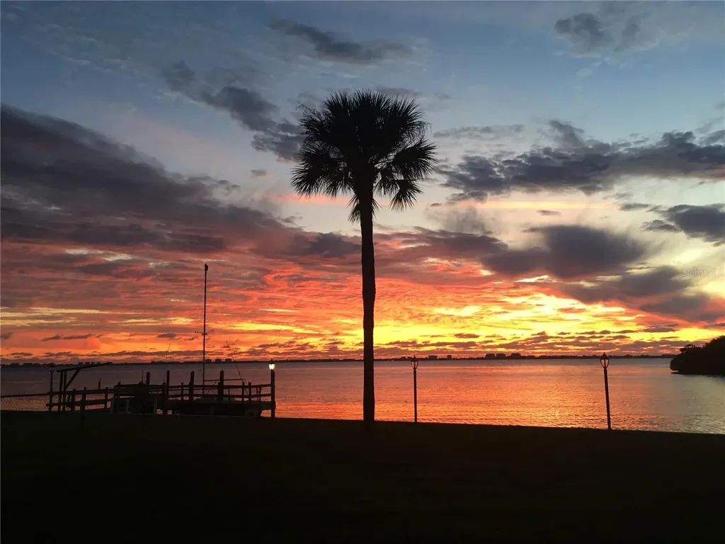 7318 Westmoreland Drive Sarasota FL 34243