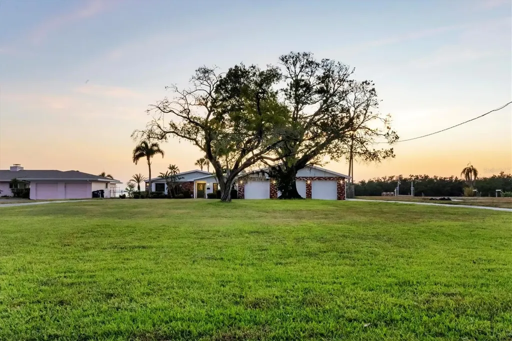7318 Westmoreland Drive Sarasota FL 34243