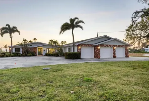 7318 Westmoreland Drive Sarasota FL 34243