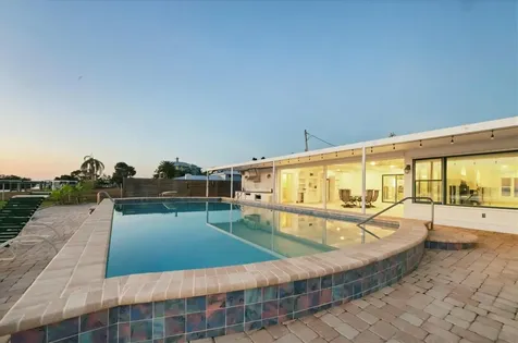 7318 Westmoreland Drive Sarasota FL 34243