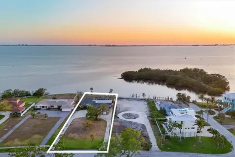 7318 Westmoreland Drive Sarasota FL 34243