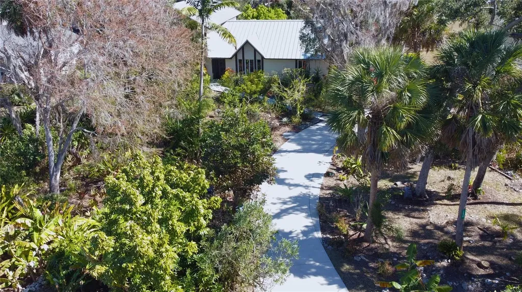 1035 Sirus Trail Sarasota FL 34232