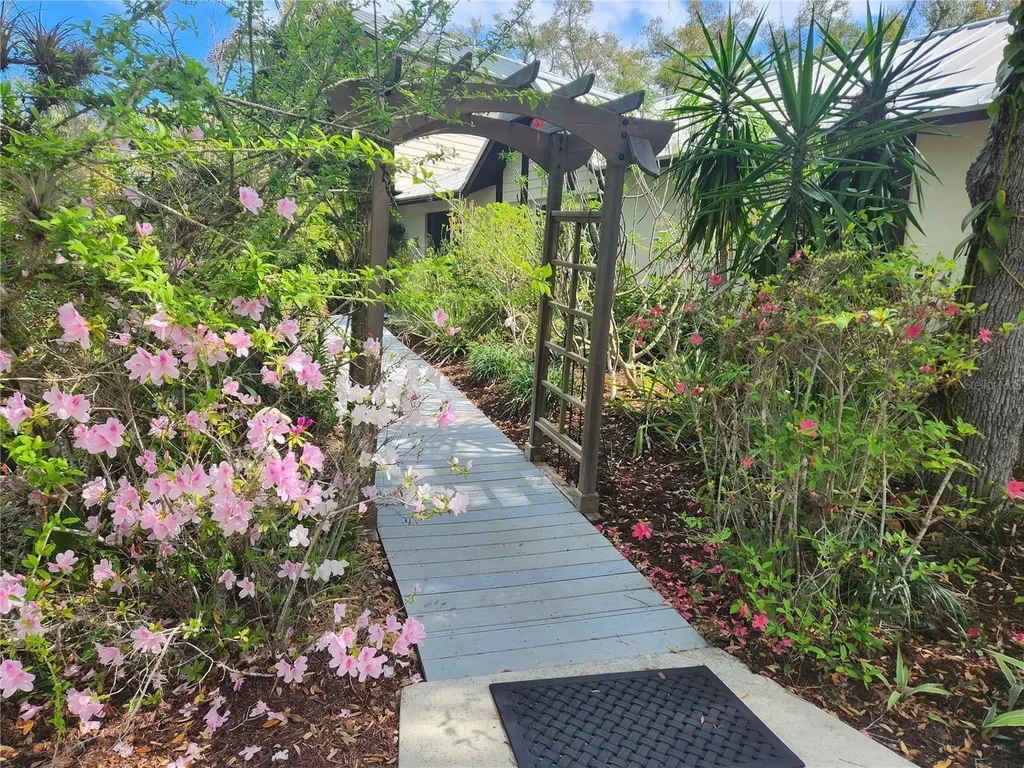 1035 Sirus Trail Sarasota FL 34232