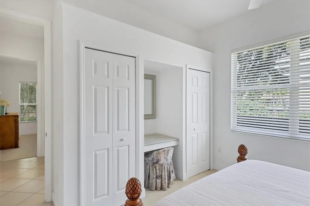 8135 Abingdon Court University Park FL 34201