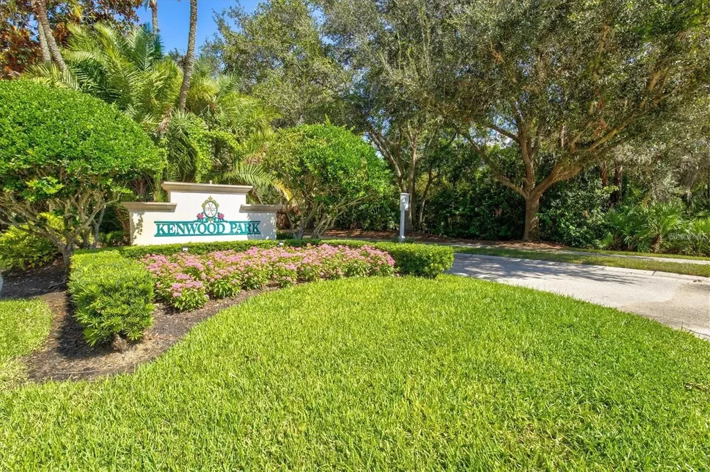8135 Abingdon Court University Park FL 34201