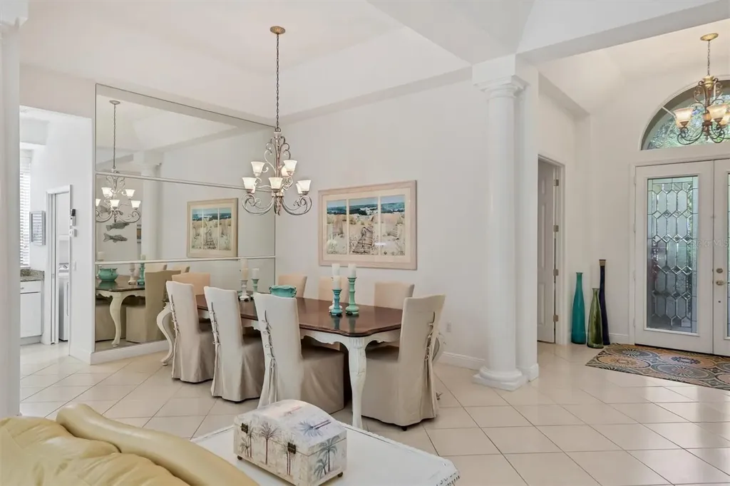 8135 Abingdon Court University Park FL 34201