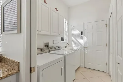 8135 Abingdon Court University Park FL 34201