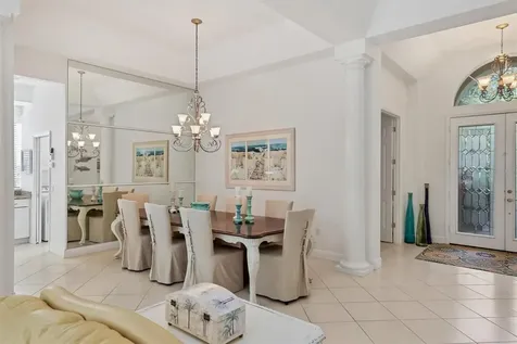 8135 Abingdon Court University Park FL 34201