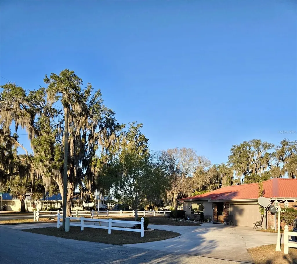 630 Lake Blue Drive Lake Placid FL 33852