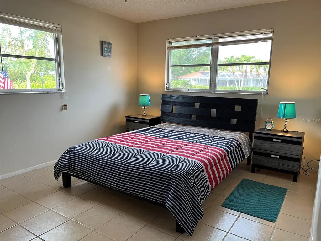 1310 SE 43rd Terrace Cape Coral FL 33904