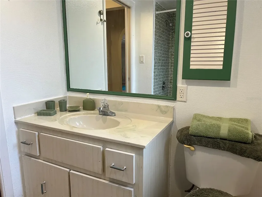 1310 SE 43rd Terrace Cape Coral FL 33904