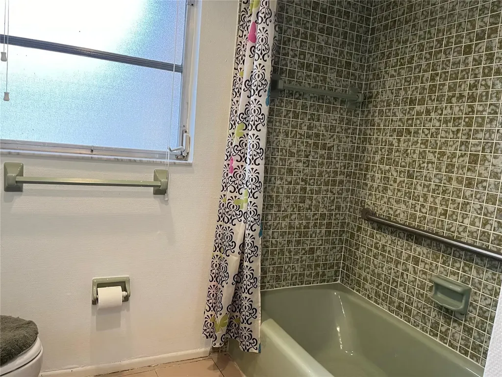 1310 SE 43rd Terrace Cape Coral FL 33904