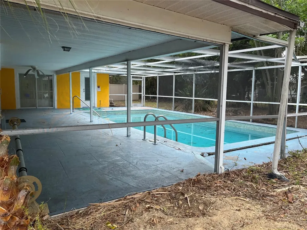 1310 SE 43rd Terrace Cape Coral FL 33904