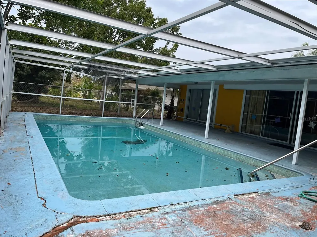 1310 SE 43rd Terrace Cape Coral FL 33904