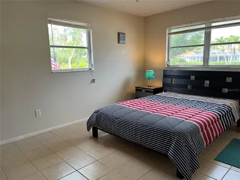 1310 SE 43rd Terrace Cape Coral FL 33904