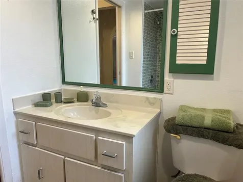 1310 SE 43rd Terrace Cape Coral FL 33904