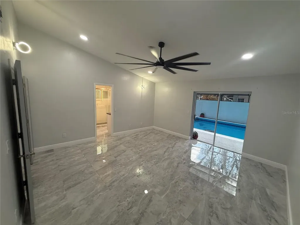 6728 Islander Lane Tampa FL 33615