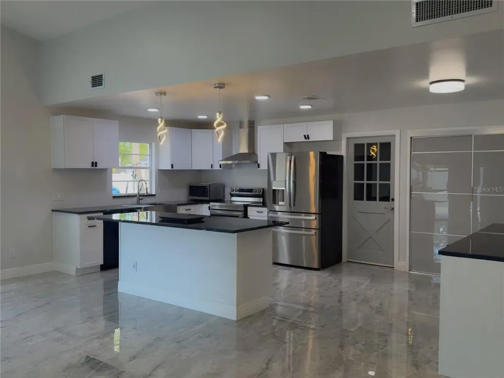 6728 Islander Lane Tampa FL 33615