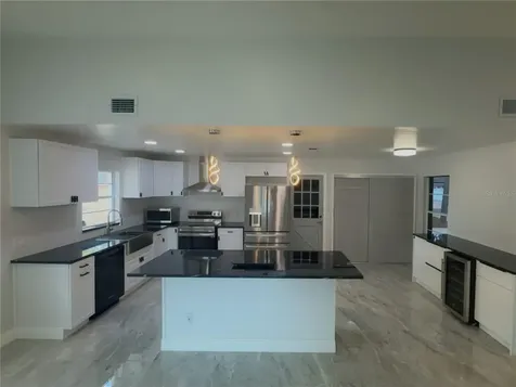6728 Islander Lane Tampa FL 33615