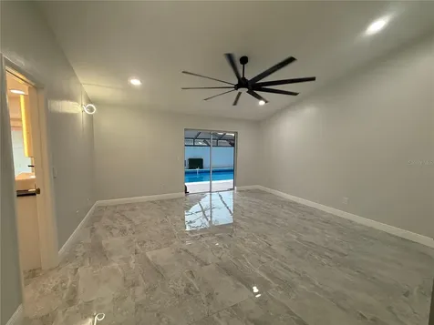 6728 Islander Lane Tampa FL 33615