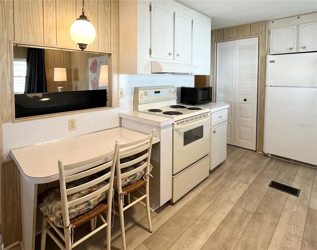 3232 Ash Terrace Sarasota FL 34237