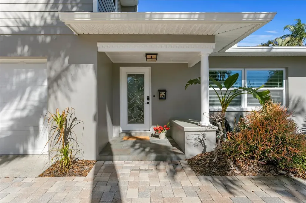 6604 Blue Heron Drive S St Petersburg FL 33707