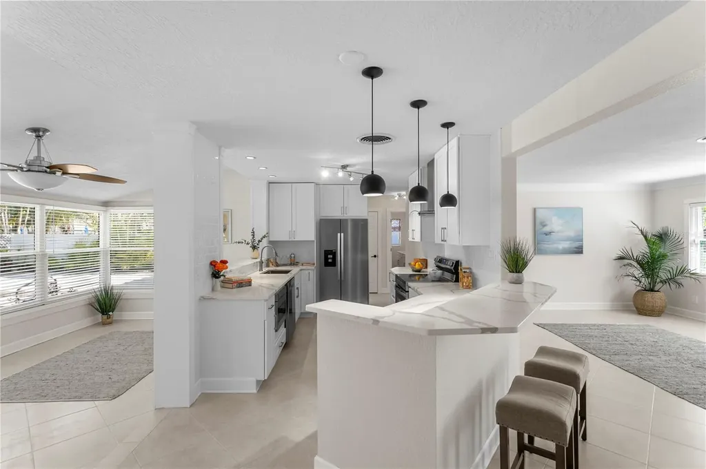 6604 Blue Heron Drive S St Petersburg FL 33707