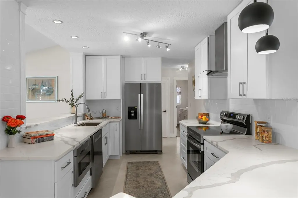 6604 Blue Heron Drive S St Petersburg FL 33707