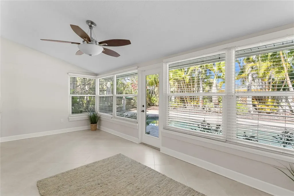 6604 Blue Heron Drive S St Petersburg FL 33707