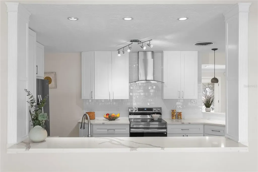 6604 Blue Heron Drive S St Petersburg FL 33707