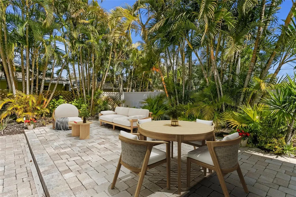 6604 Blue Heron Drive S St Petersburg FL 33707