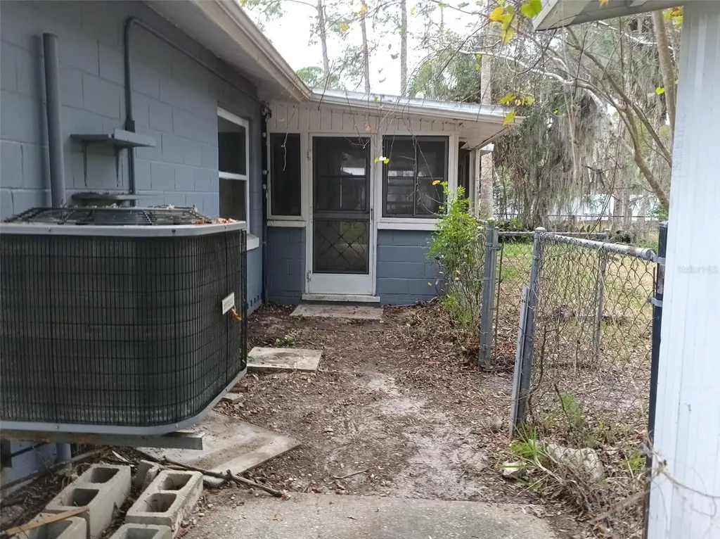 5604 Riverside Drive Yankeetown FL 34498