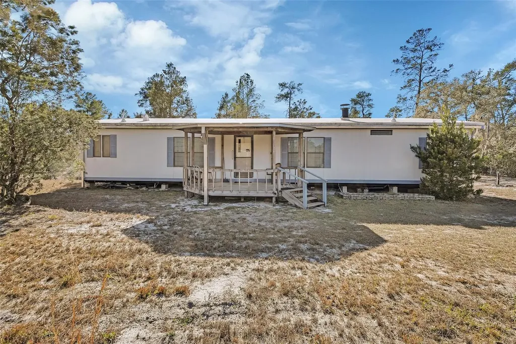 27130 Fishermans Road Paisley FL 32767