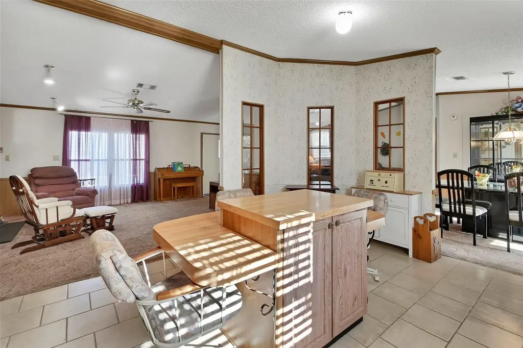 27130 Fishermans Road Paisley FL 32767