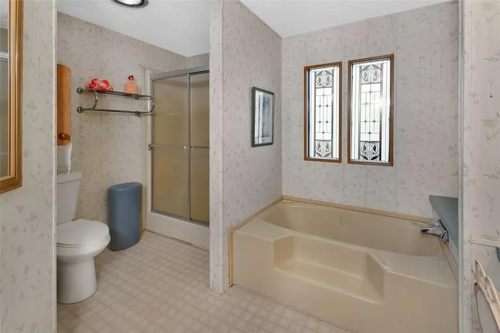 27130 Fishermans Road Paisley FL 32767