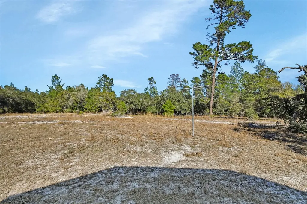 27130 Fishermans Road Paisley FL 32767