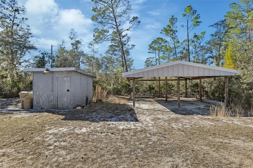 27130 Fishermans Road Paisley FL 32767